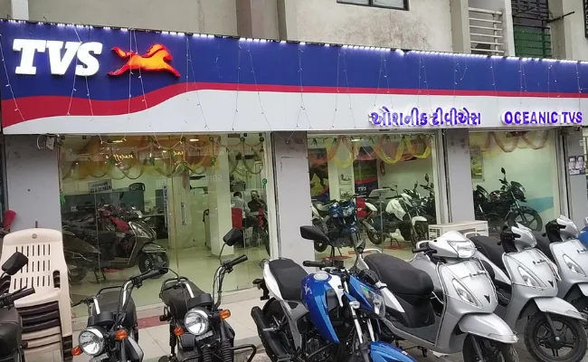 TVS Showroom in Ahmedabad – Best Dealers, Model, On Road Prices, Offers & Buying Guide