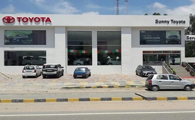 Toyota Showroom in Lucknow – Address, Services, & Vehicle Variant for Toyota Cars